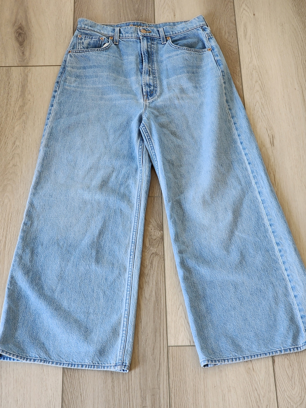 MOTHER (SNACKS) High Waisted Funnel Ankle-Size 28